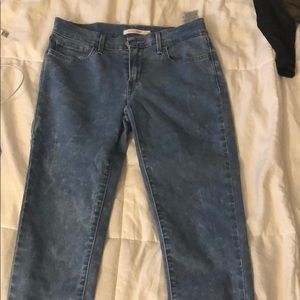 Light wash Levi’s